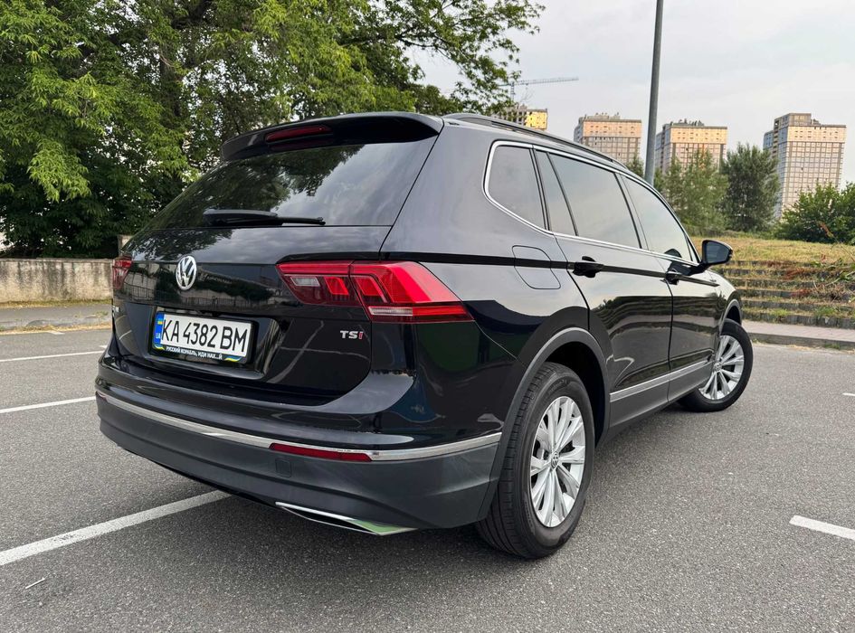 Volkswagen Tiguan 2018 2.0 чудовий стан
