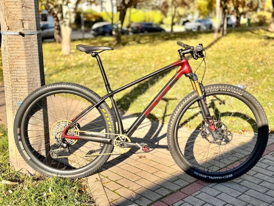 Lekki 9 kg! BH Ultimate EVO, Fox Factory, XTR, carbon koła, M