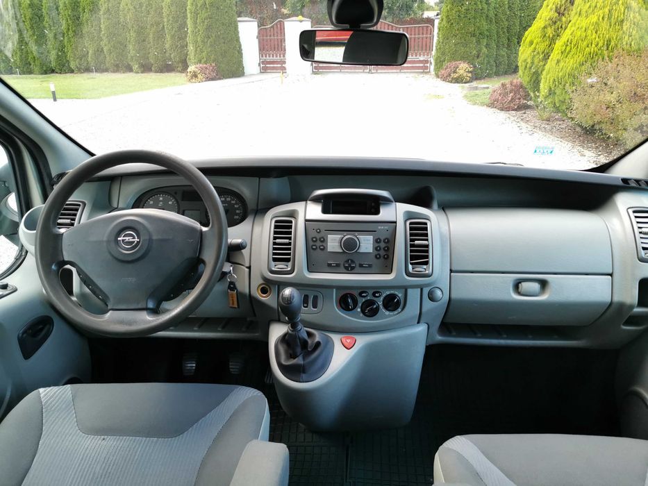 Opel Vivaro 2.5 CDTI 2007r Long 9 osób po Lifcie od osoby prywatnej