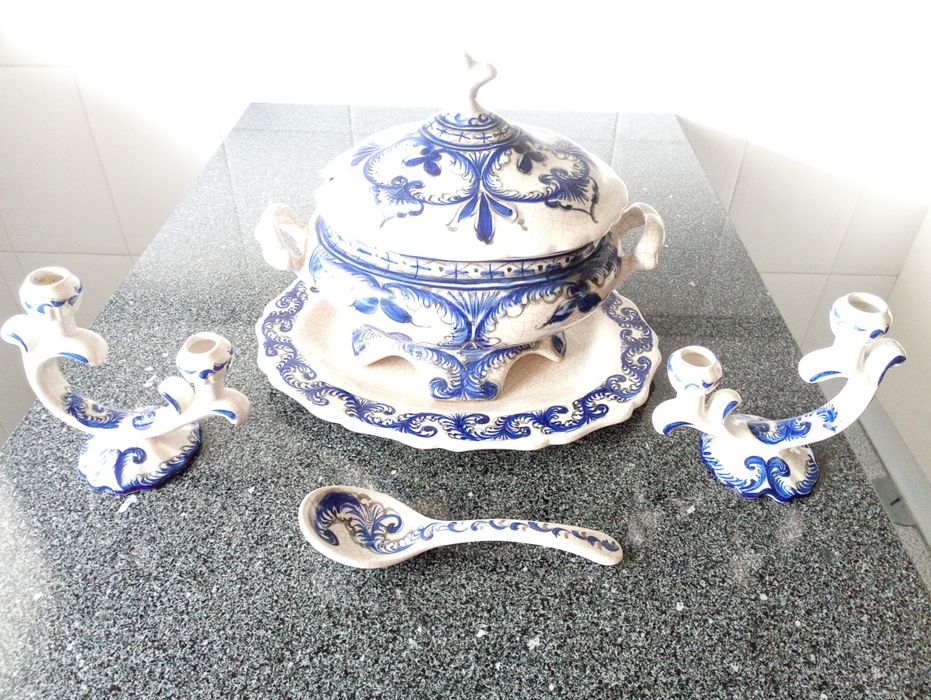 Sopeira com dois castiçais Alcobaça