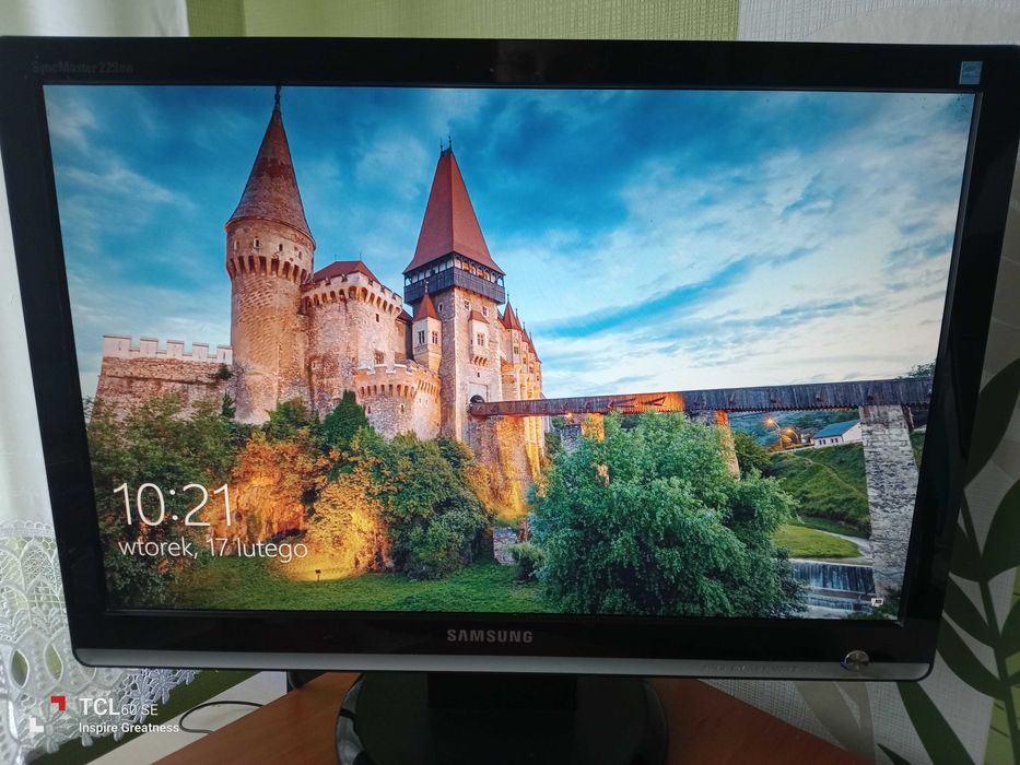 Monitor Samsung 22 cale+ klawiatura i mysz gamingowa