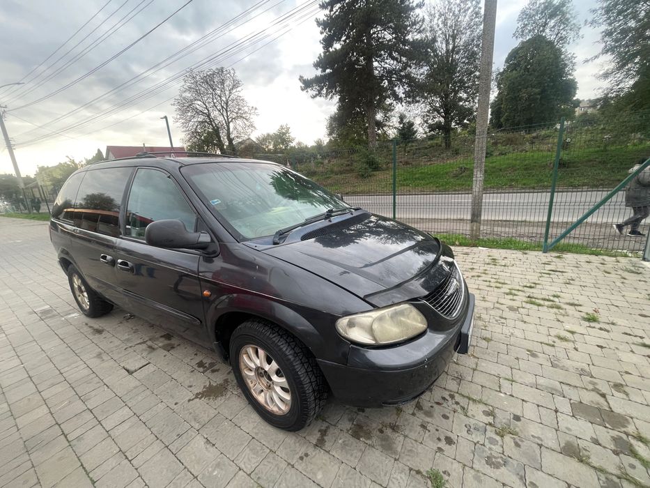 Автомобіль Chrysler Voyager