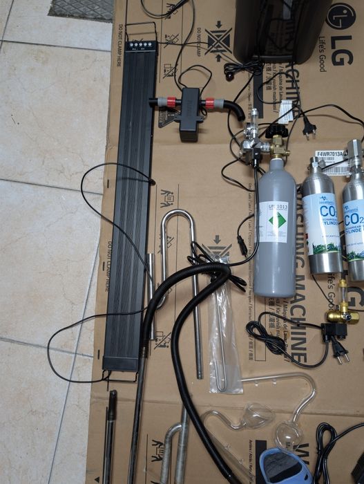 Vendo conjunto completo de aquariofilia em ótimo estado de conservação