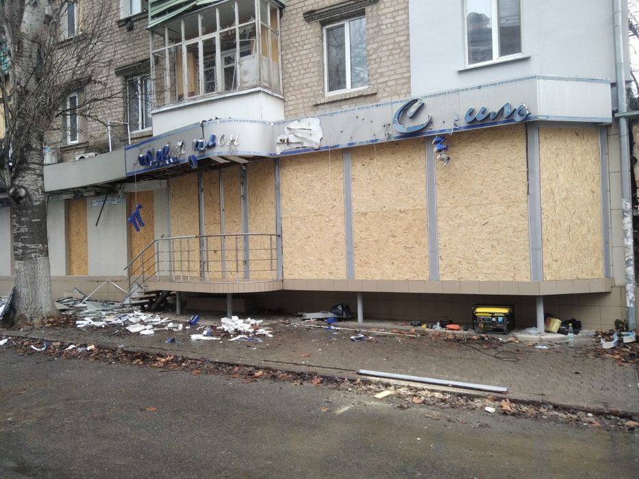 Зашиваем окна и двери ОСБ плитой !Ремонт крыш любой сложности .