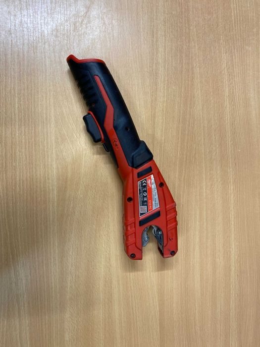 Obcinak do rur MILWAUKEE C12 PC Milwaukee