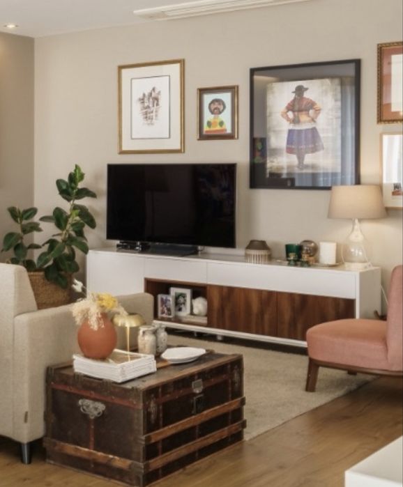 Movel de Tv branco/nogueira