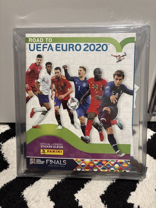 Panini road to euro 2020 - colecao selada e completa por colar