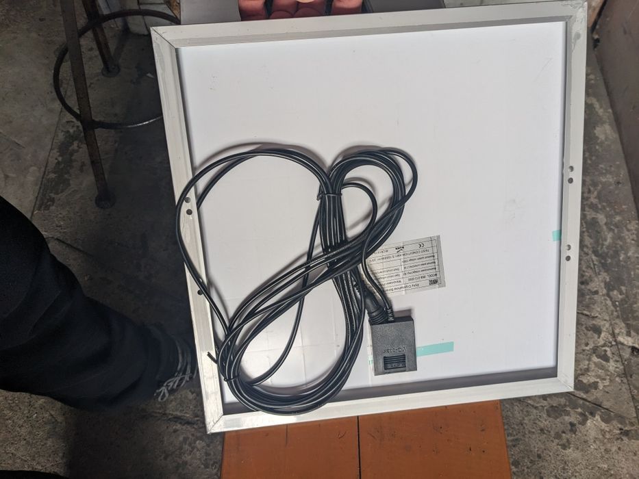 Продаю світильник, на сонці.