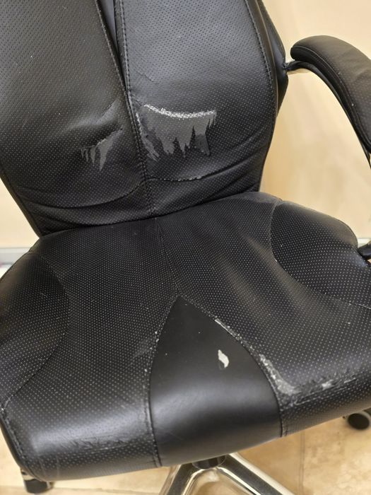 Офисное кресло руководителя