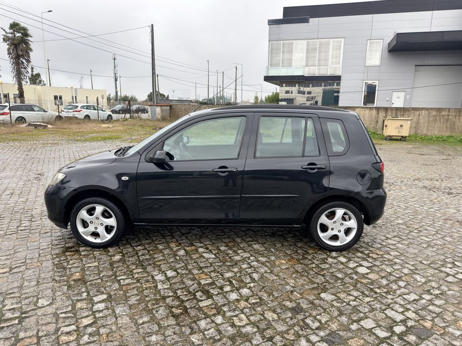 Mazda 2 1.2 16V muito novo