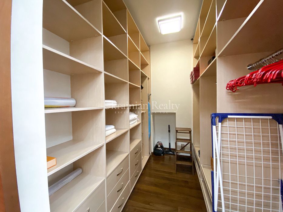 Продаж 4к квартири вул. Назарівська  23а. Ботанічний сад Фоміна