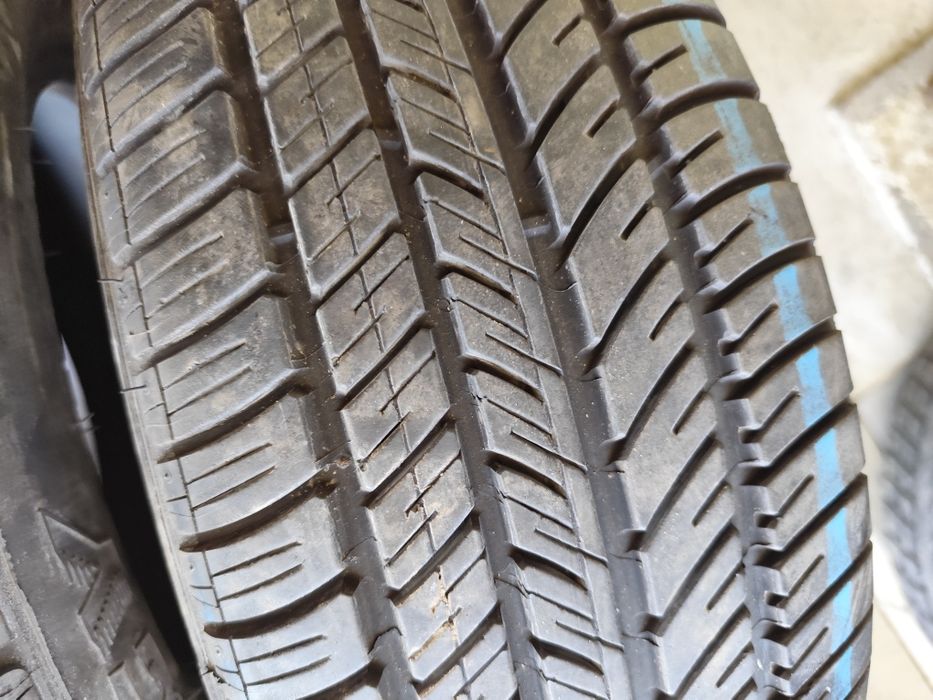 Pneus 205/65r15 Michelin ocasião 95% piso
