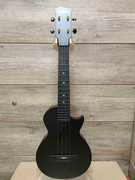 Cascha Carbon Fibre Ukulele Koncertowe BLACK Zestaw z pokrowcem