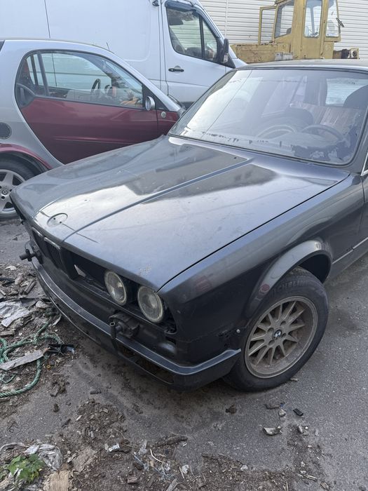 Продам bmw e30..