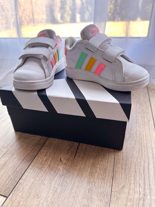 Adiddas bytu dla dziewczynki