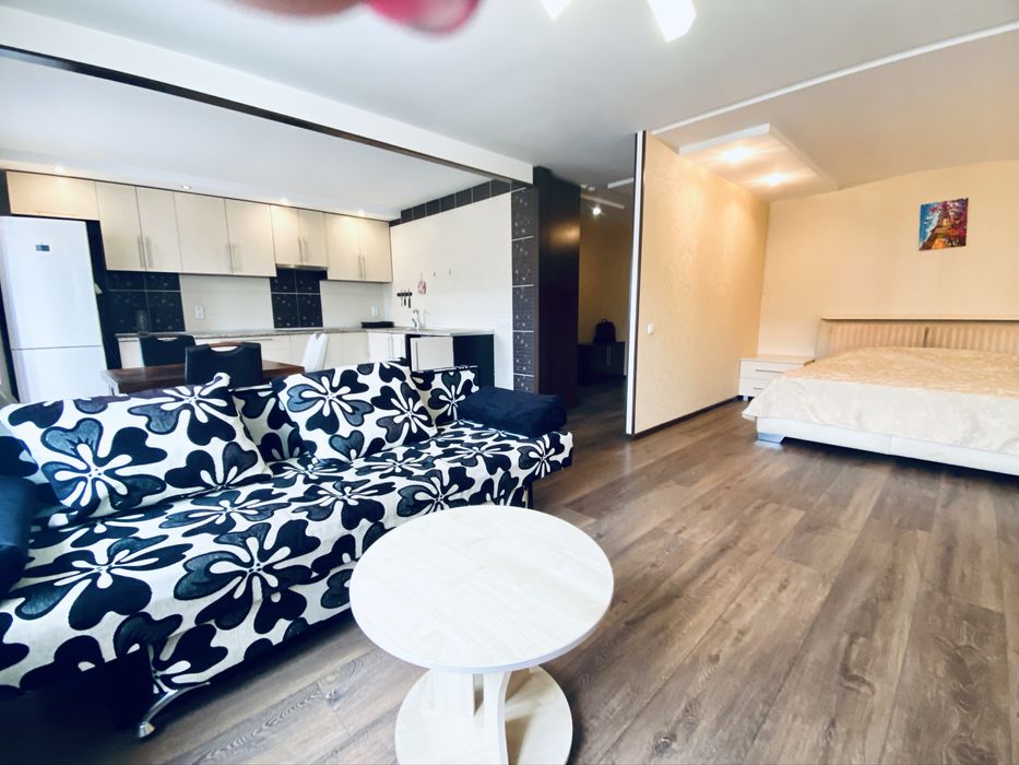 Вже вільна простора квартира в новому будинку