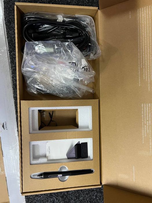 ТОП монітор планшет Wacom DTK-2260 (Cintiq 22)