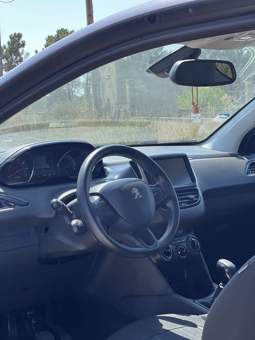 Peugeot 208 1.4 2012