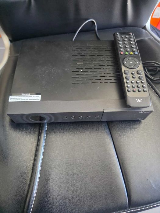 Box Satélite VU+ SOLO como nova com comando