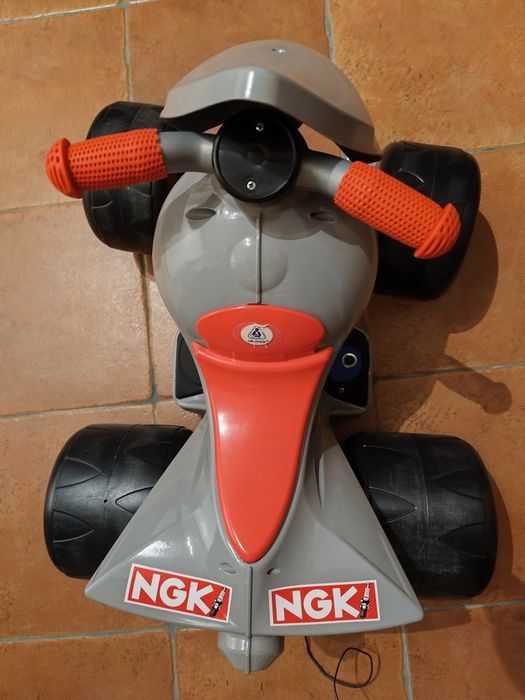 Moto elétrica criança 2/3 anos, restaurada, bateria nova c/carregador