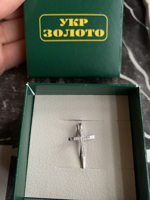 Подвеска-крестик из белого золота 585 пробы, с бриллиантом, бирка есть
