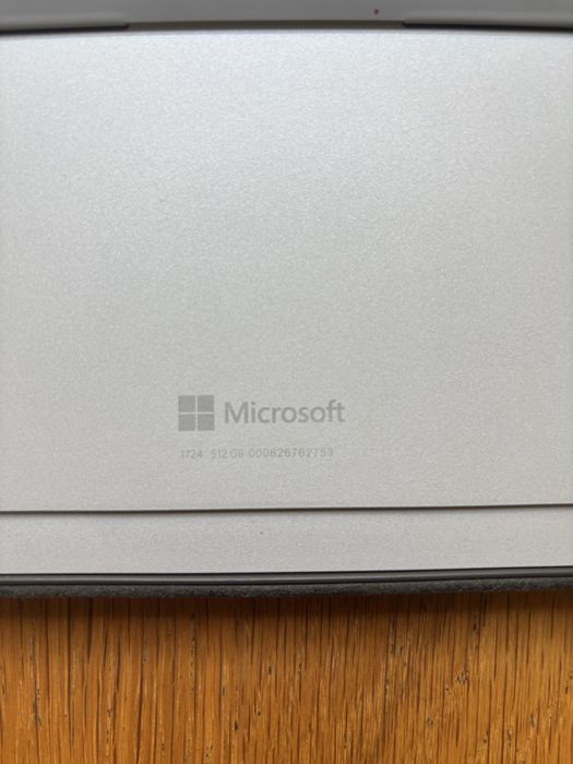 Microsoft Surface Pro 4 com teclado