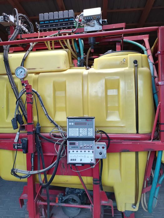 Opryskiwacz M.BEYNE 1200 l. / 24m.