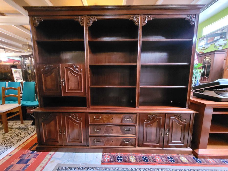 Móvel / estante em madeira - Muito bom estado geral