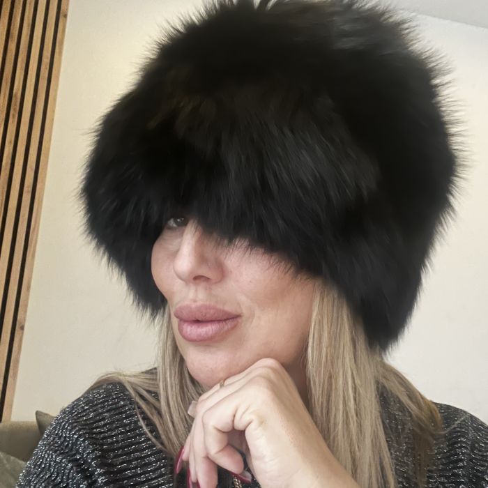 Piękna czoka z futra naturalnego czarnego cudo