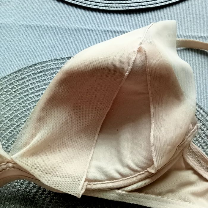 Biustonosz bez fiszbin, beżowy Esotiq  80B