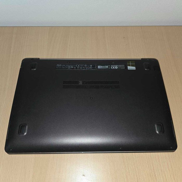 ASUS VivoBook X202E Intel-i3 / SSD / 4GB / DOTYK / Win10 + monitor GRATIS