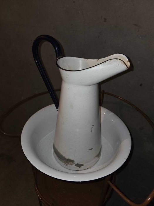 Antiguidade - Lavatório antigo em cerâmica com suporte