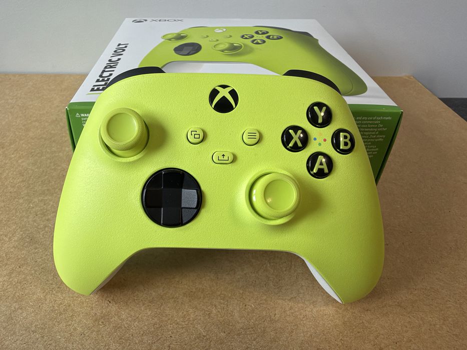Używany kontroler Xbox Series X /S Electric Volt