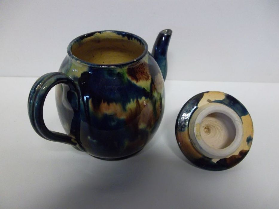 pequeno antigo bule em faiança portuguesa