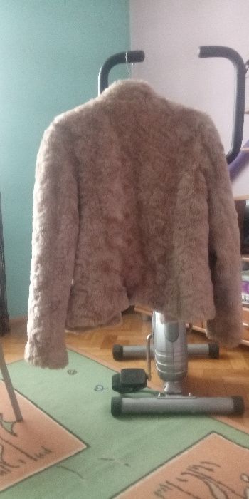 Krótkie futerko,rozmiar XL firmy Clockhouse