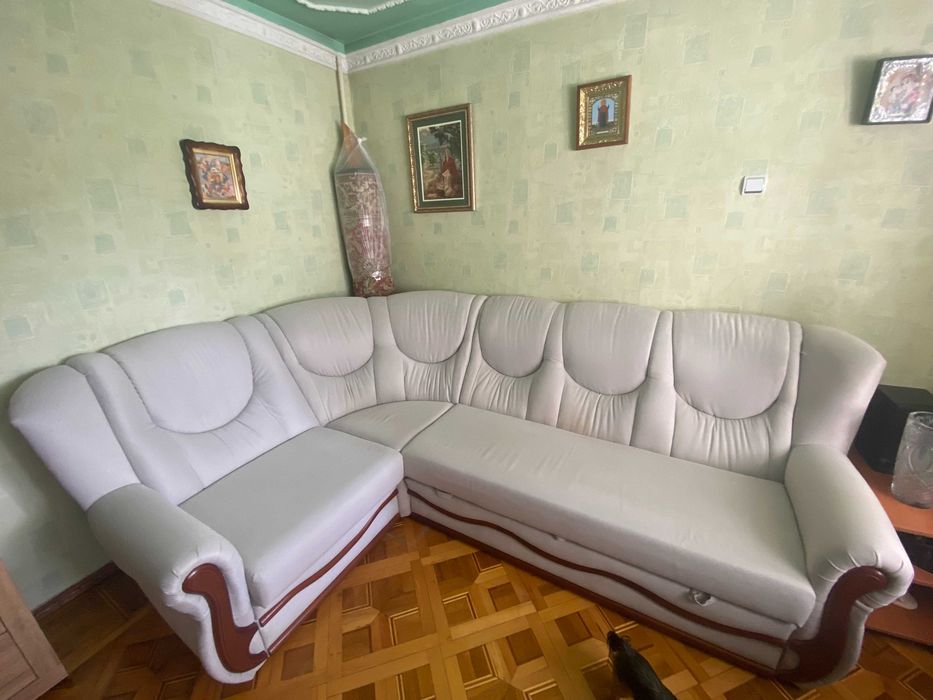 кутовий диван для вітальні