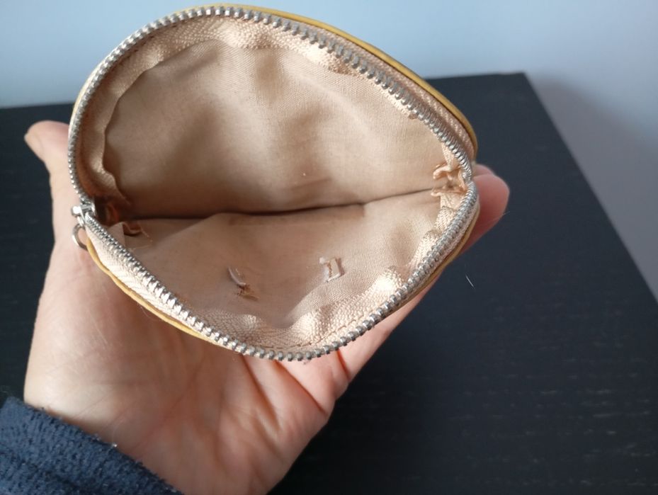 Porta moedas dourado