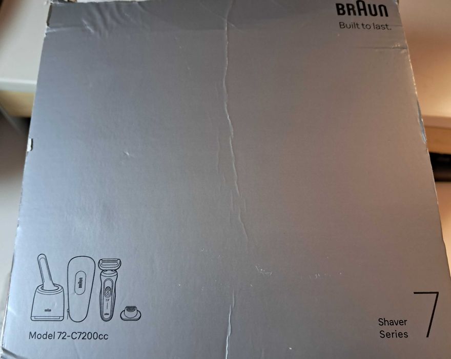 Golarka Braun seria 7-nowa- model 72-C7200CC  trymer i baza czyszcząca