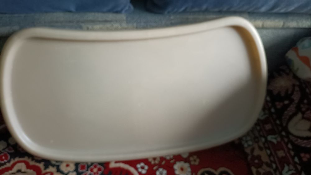 Продам  столик для стульчика Chicco Polly.