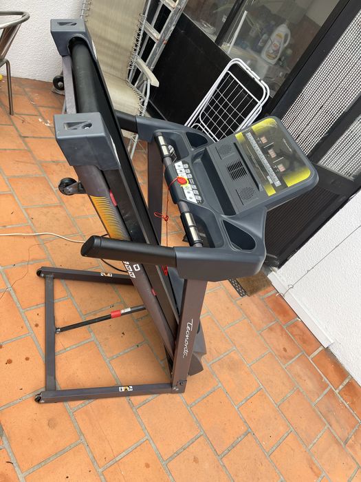 Passadeira de corrida Tecnovita EVO T900