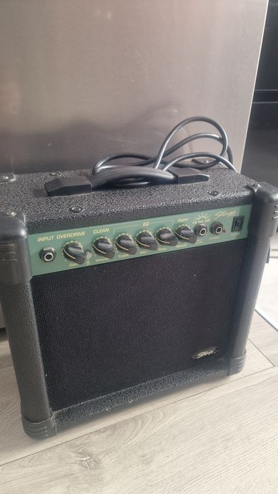 3 Gitary plus wzmaczniacz. Komplet