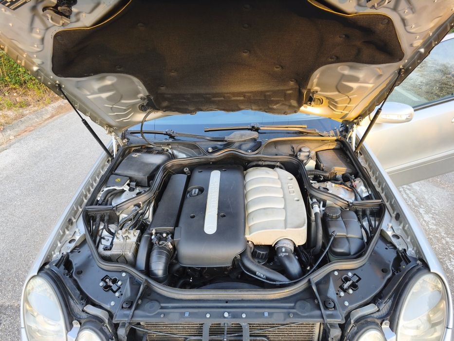 Mercedes-Benz Classe E 270 CDI Executive II Aut. (2005) – Potência, Conforto e Fiabilidade