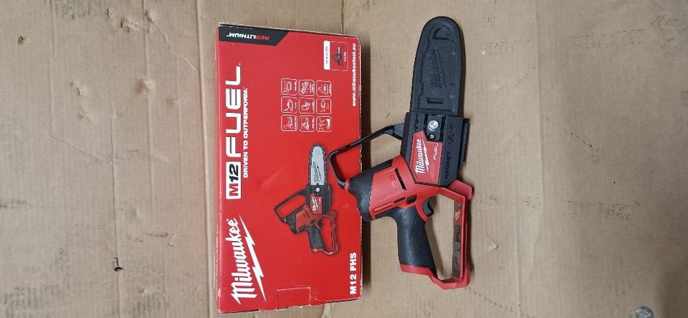 Piła łańcuchowa pilarka akumlatorowa elektryczna milwaukee m12 fhs now