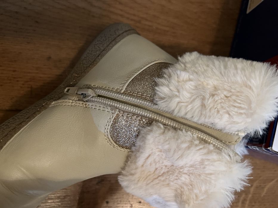 Bota menina Chicco Tam 31 cor Bege usado uma vez