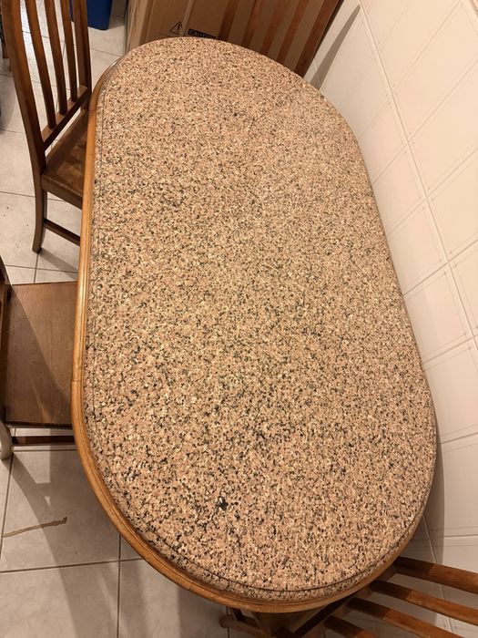 Mesa de madeira e granito + 6 cadeiras