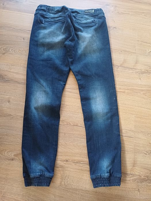 Sprzedam spodnie jeansowe