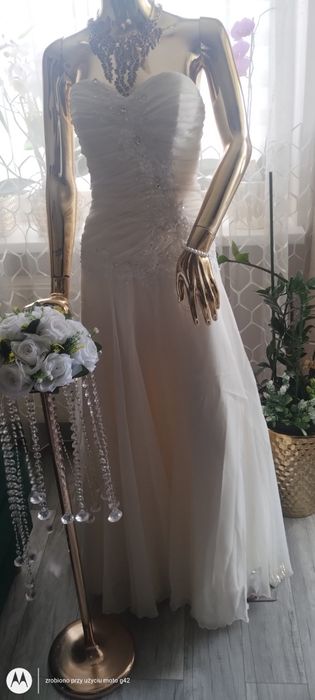 Suknia ślubna ecru