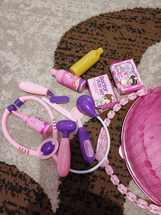 Дитяча аптечка в красивій колбі)