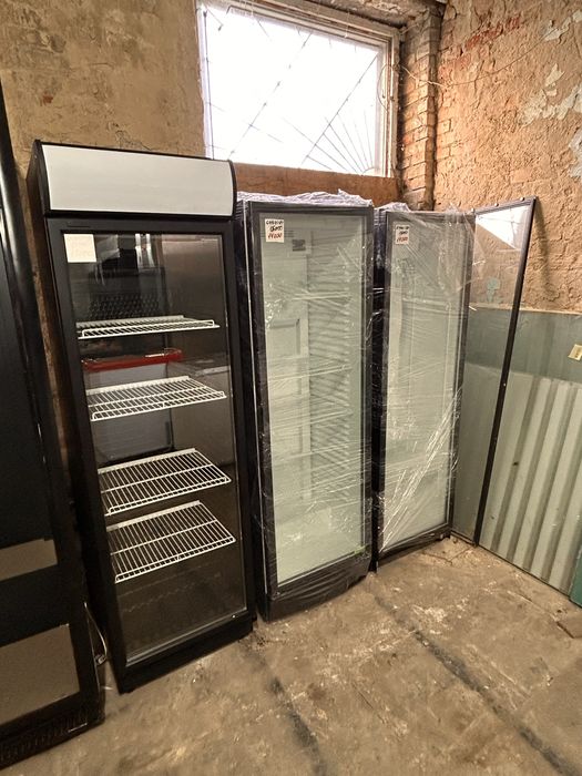 UBC Dynamik plus Klimassan Витрина для напитков десертов