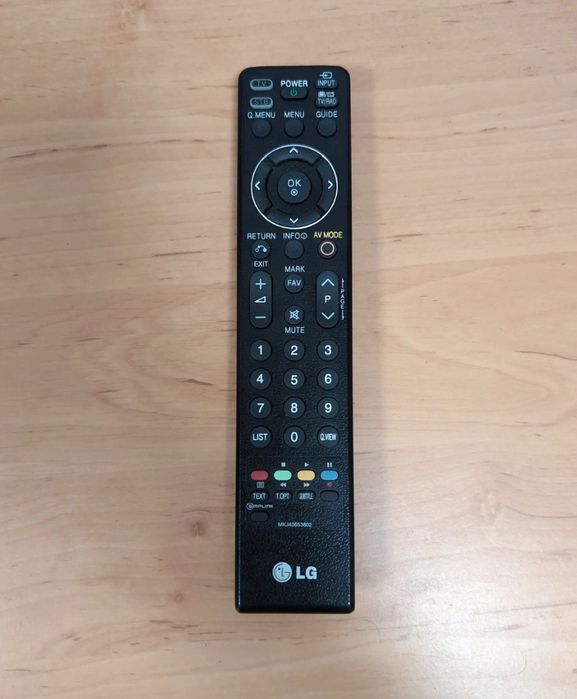 Televisão LG 42" (42LG2000) - Muito Bom Estado + Comando e Suporte
